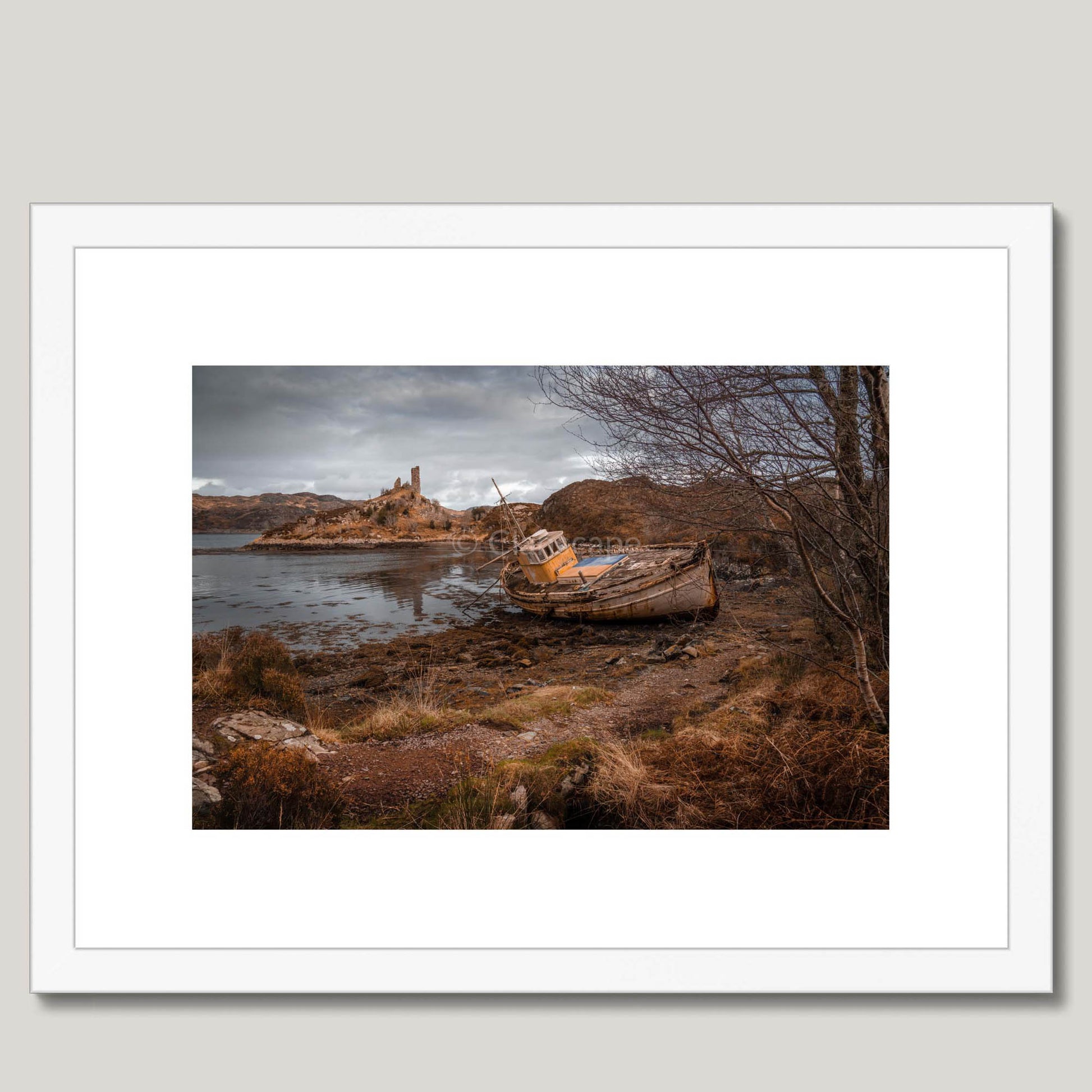 Clan Mackinnon - Caisteal Maol Shipwreck - Framed Photo Print 16"x12" White