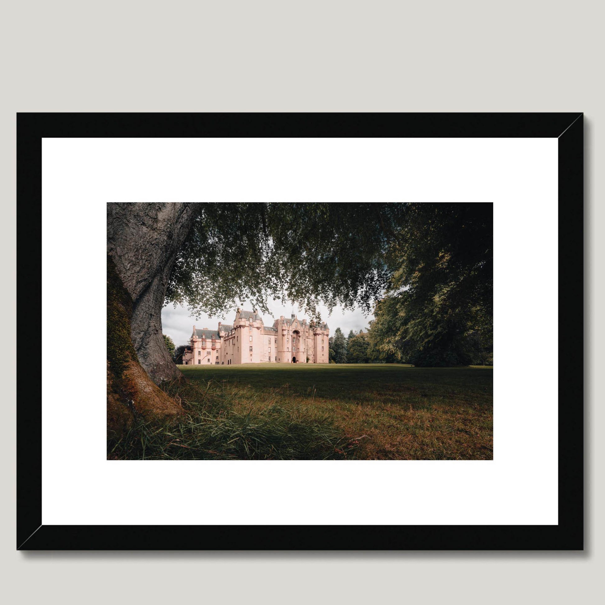 Clan Gordon - Fyvie Castle - Framed & Mounted Photo Print 16"x12" Black