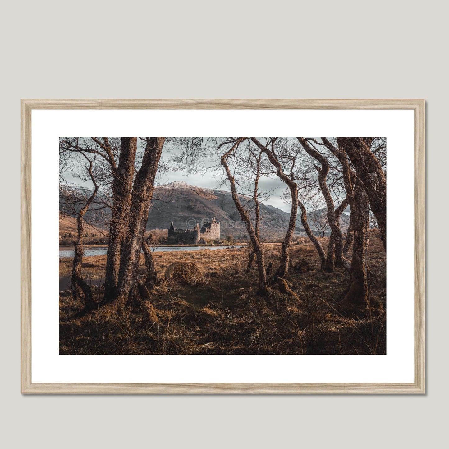 Clan MacGregor - Kilchurn Castle - Framed Photo Print 28"x20" Natural