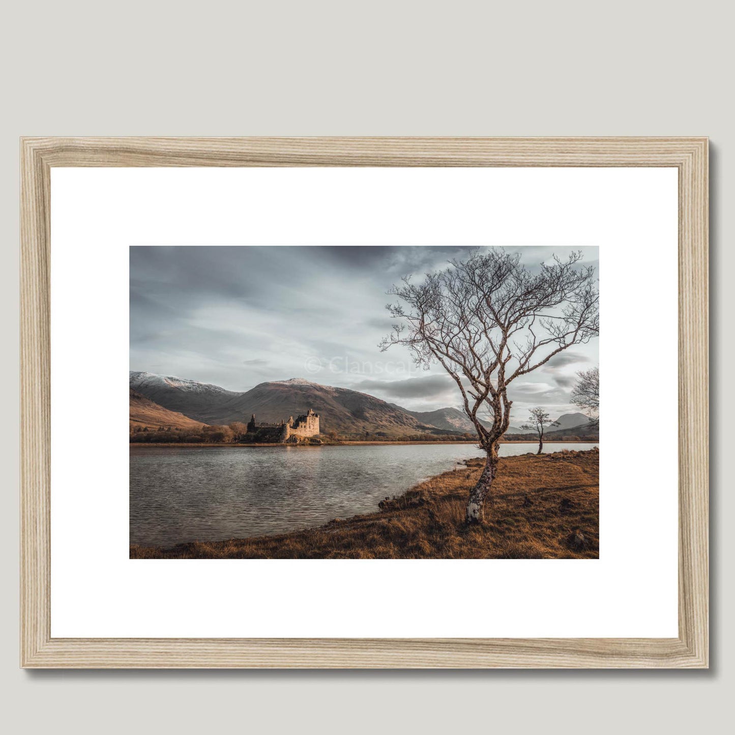 Clan Campbell - Kilchurn Castle, Loch Awe - Framed Photo Print 16"x12" Natural